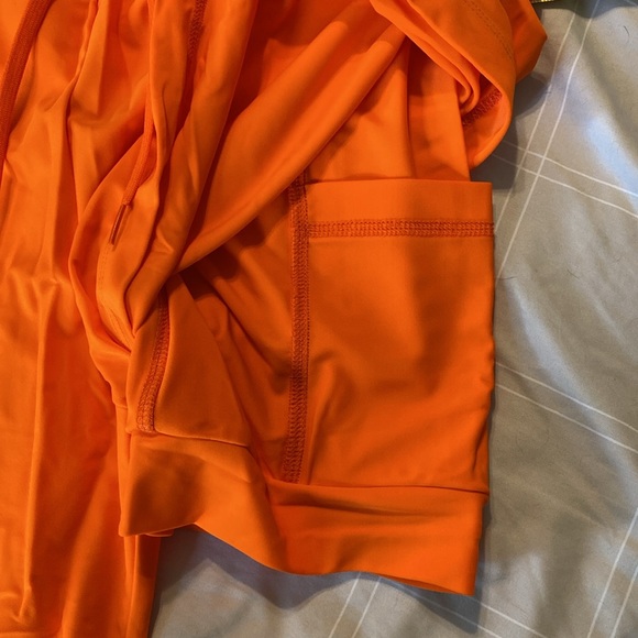 NWT Orange Athletic Running Shorts with Pockets on Liner - Picture 2 of 3